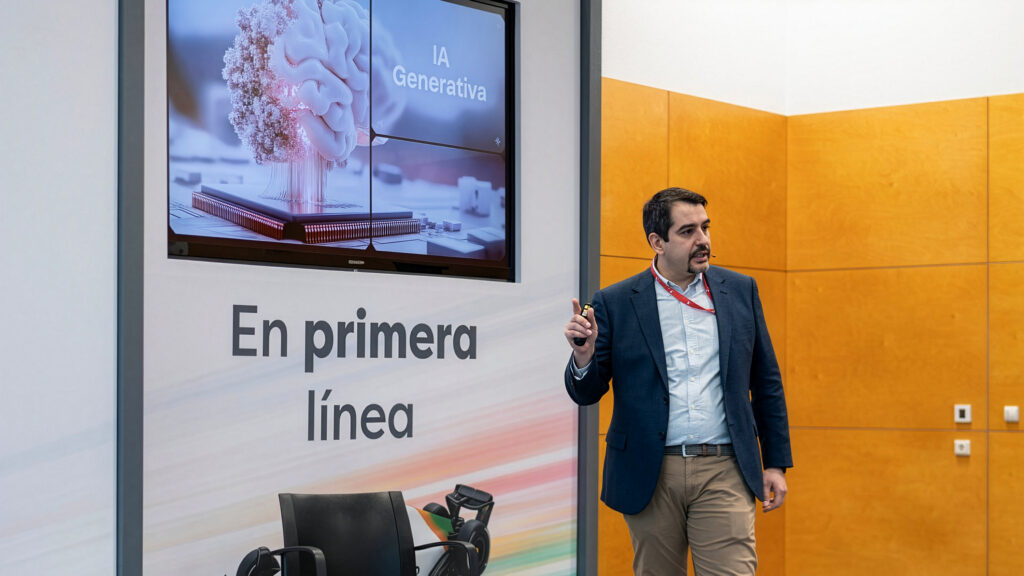 Agentes autónomos que reducen tiempo y costes, así es la “IA líquida” en el sector seguros